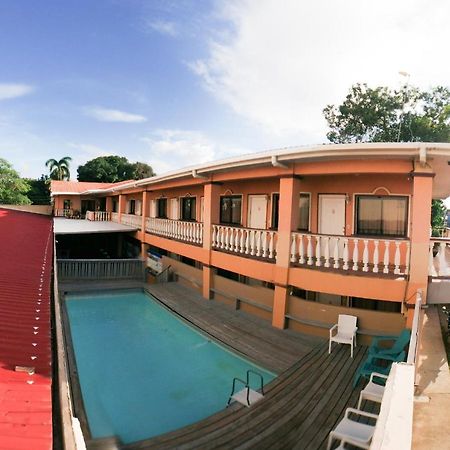 Uw Oasis Hotel La Ceiba Exteriör bild