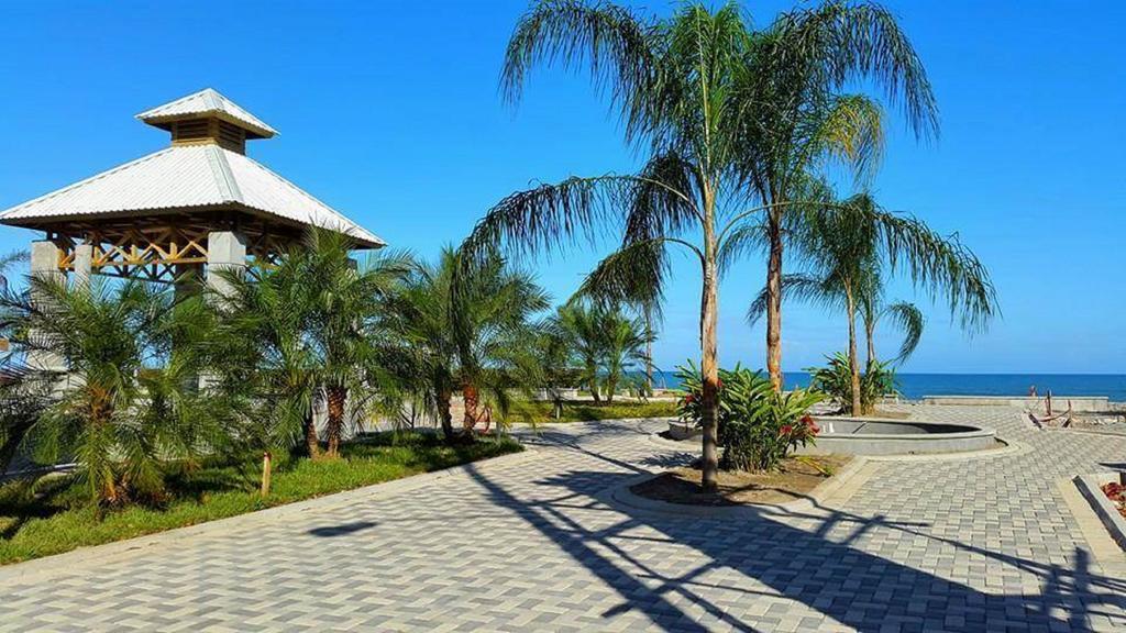 Uw Oasis Hotel La Ceiba Exteriör bild