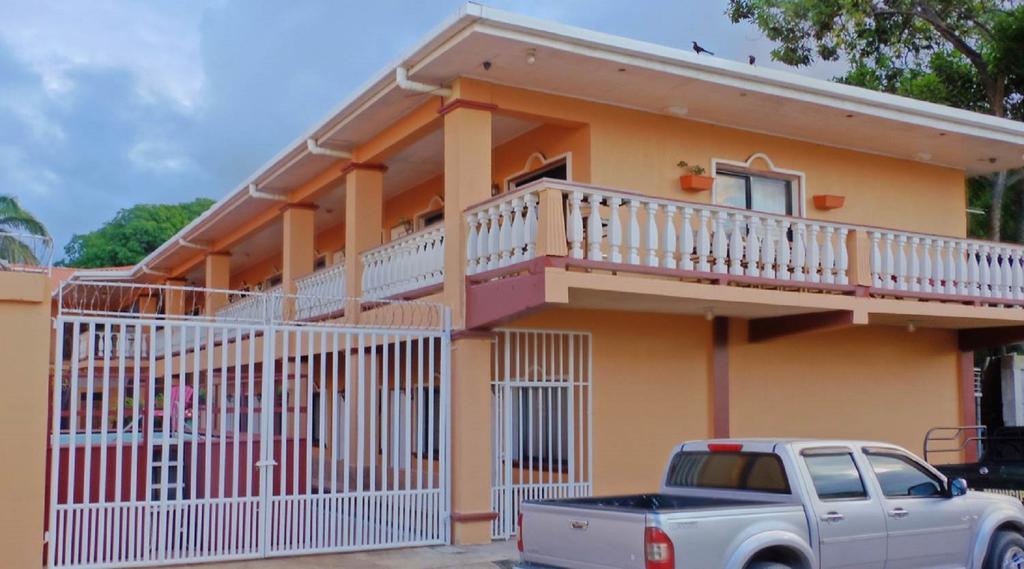 Uw Oasis Hotel La Ceiba Rum bild