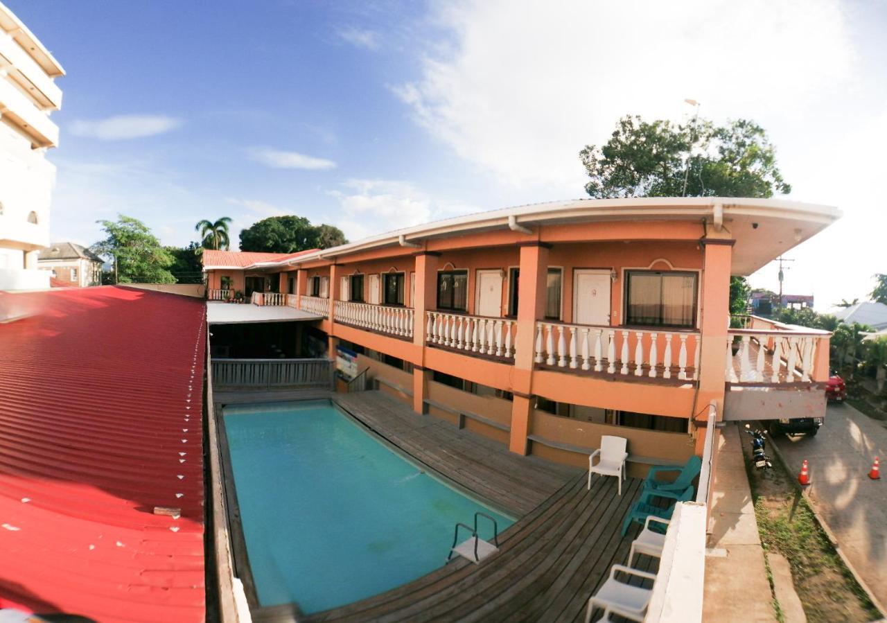 Uw Oasis Hotel La Ceiba Exteriör bild